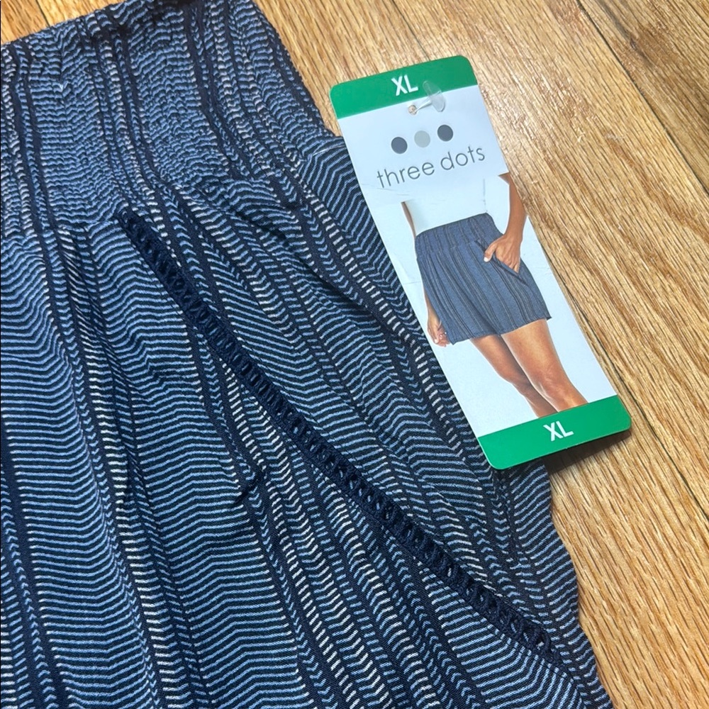 Resort Shorts Women's Three Dots Navy Striped Rayon Shorts XL